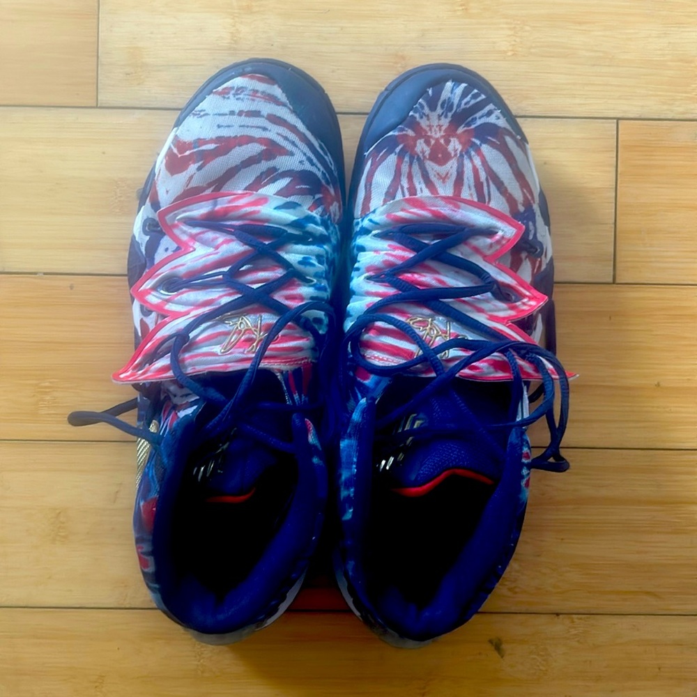 Kyries tie dye size 11